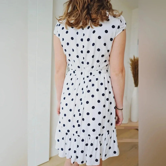 J Crew Cap Sleeve White Black Polka Dots Dress Ruffled Front V- Neck size 6 - Picture 16 of 16